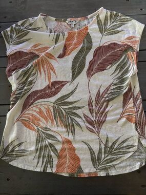 Orvis Tropical Leaf Short Sleeve Tee in Cream, Olive, Rust